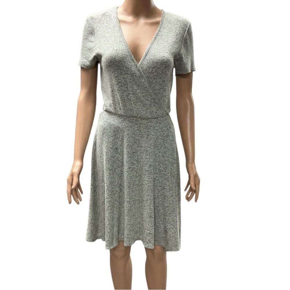 Alya - EC - Gray A-Line Midi Dress with V-Neck and Short Sleeves
